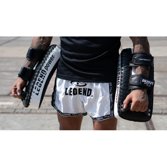 Kickboks broekje Wit/Zwart Legend Trendy - Maat: XXS Kickboks broekje Wit/Zwart Legend Trendy - Maat: XXS